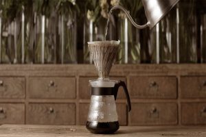 طرز تهیه قهوه با دستگاه v60
