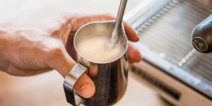 فوم گیری شیر چیست و چگونه انجام میشود؟