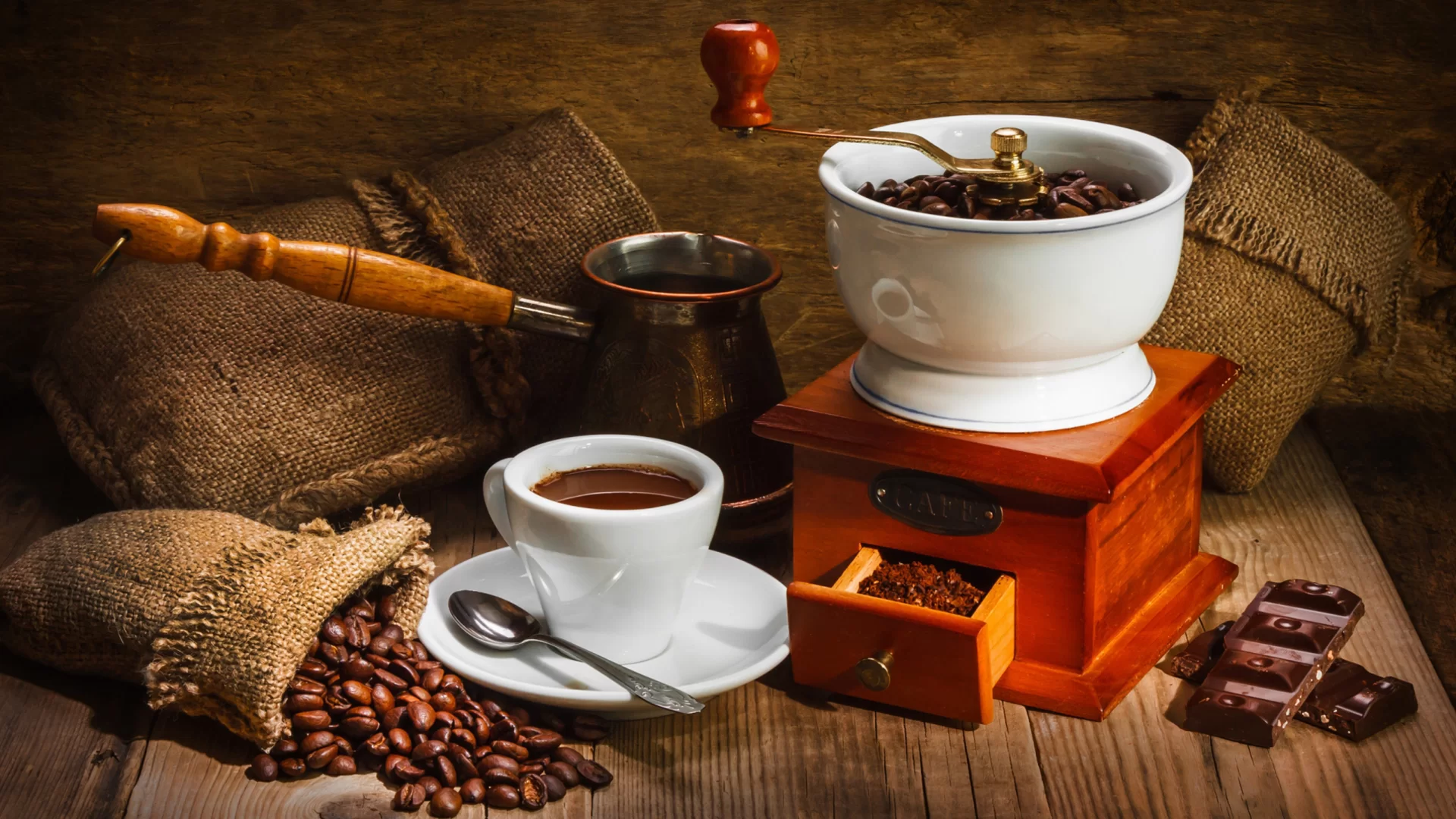 چگونه می‌توان طبع سرد و خشک قهوه را متعادل کرد